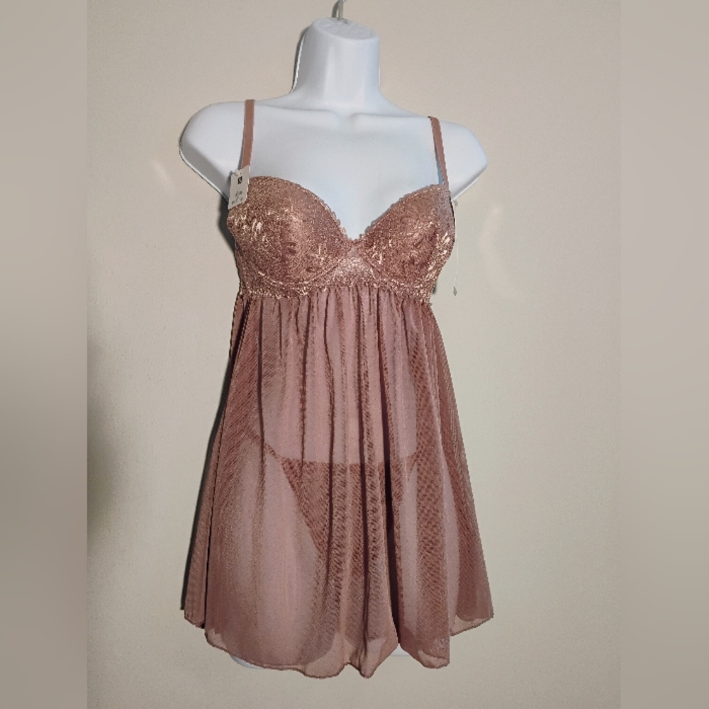 Rene Rofe Chemise Set with a slight push-up.